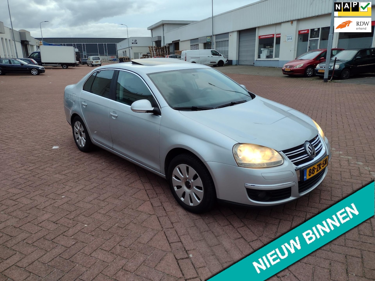 Volkswagen Jetta - 1.4 TSI Comfortline MOOIE AUTO BEL 0619590613 PANORAMADAK APK NIEUWEN - AutoWereld.nl