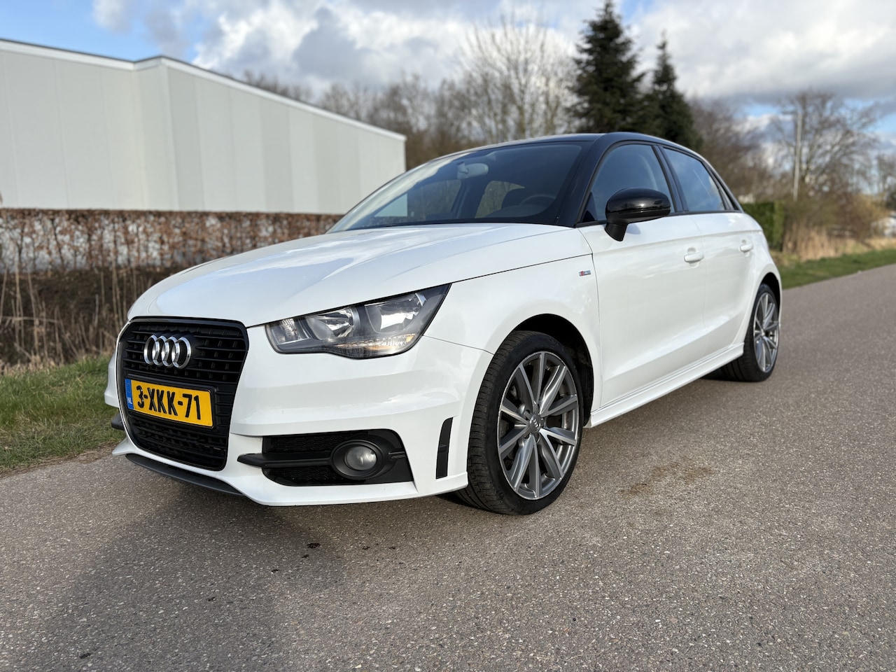 Audi A1 Sportback - 1.2 TFSI Admired / S-LINE / NAVI / AIRCO / 5-DEURS - AutoWereld.nl