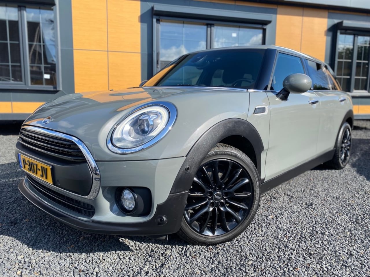 MINI Clubman - CLUBMAN 1.5 CHILI Aut. Navi LED Harman Kardon - AutoWereld.nl