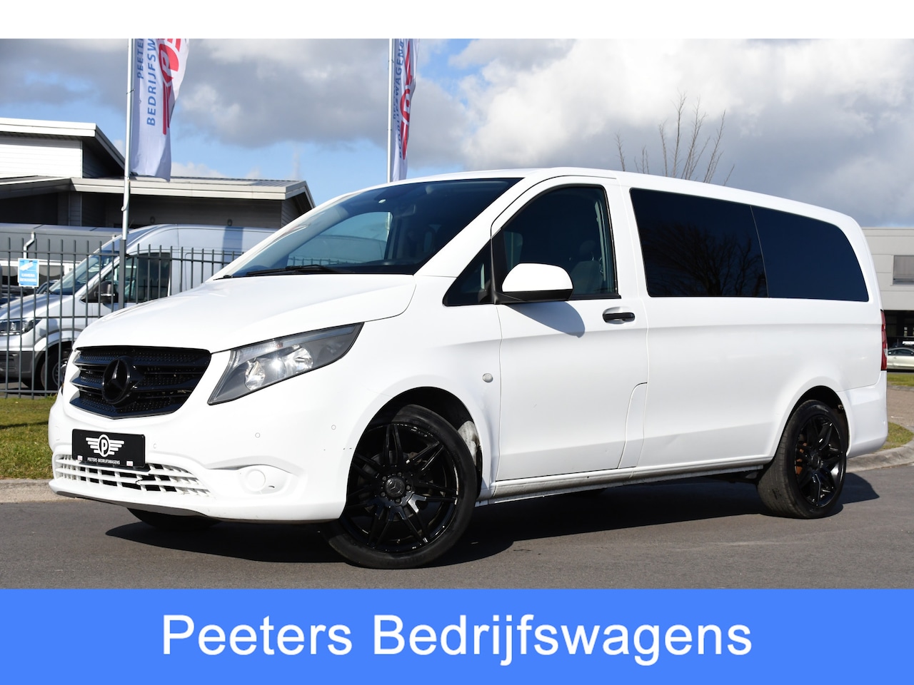 Mercedes-Benz Vito - 114 CDI Lang DC Black & White Edition Cruise, Sensoren, 143PK, Clima, Automaat, Multimedia - AutoWereld.nl