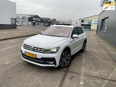 Volkswagen Tiguan - 2.0 TSI 4Motion Highline/R-Line/automaat/5drs/3e EIG/1jaar apk/ dealeronderhoud/ volle opt