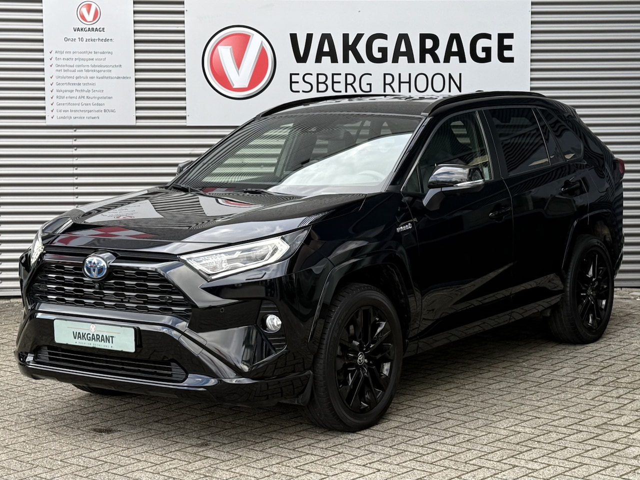 Toyota RAV4 - 2.5 Hybrid AWD Black Edition NAV/CAM,ELEKTR.STOEL,AFN. TREKHAAK - AutoWereld.nl