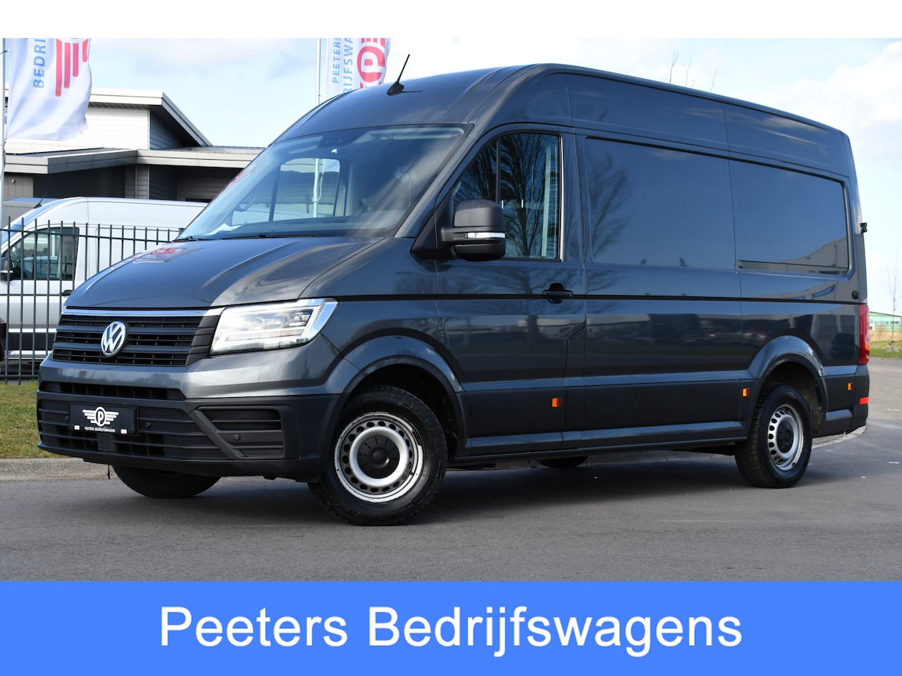 Volkswagen Crafter - 35 2.0 TDI L3H3 Highline Camera, Cruise, LED, 177PK, Automaat, Multimedia, Carplay, UNIEK! - AutoWereld.nl