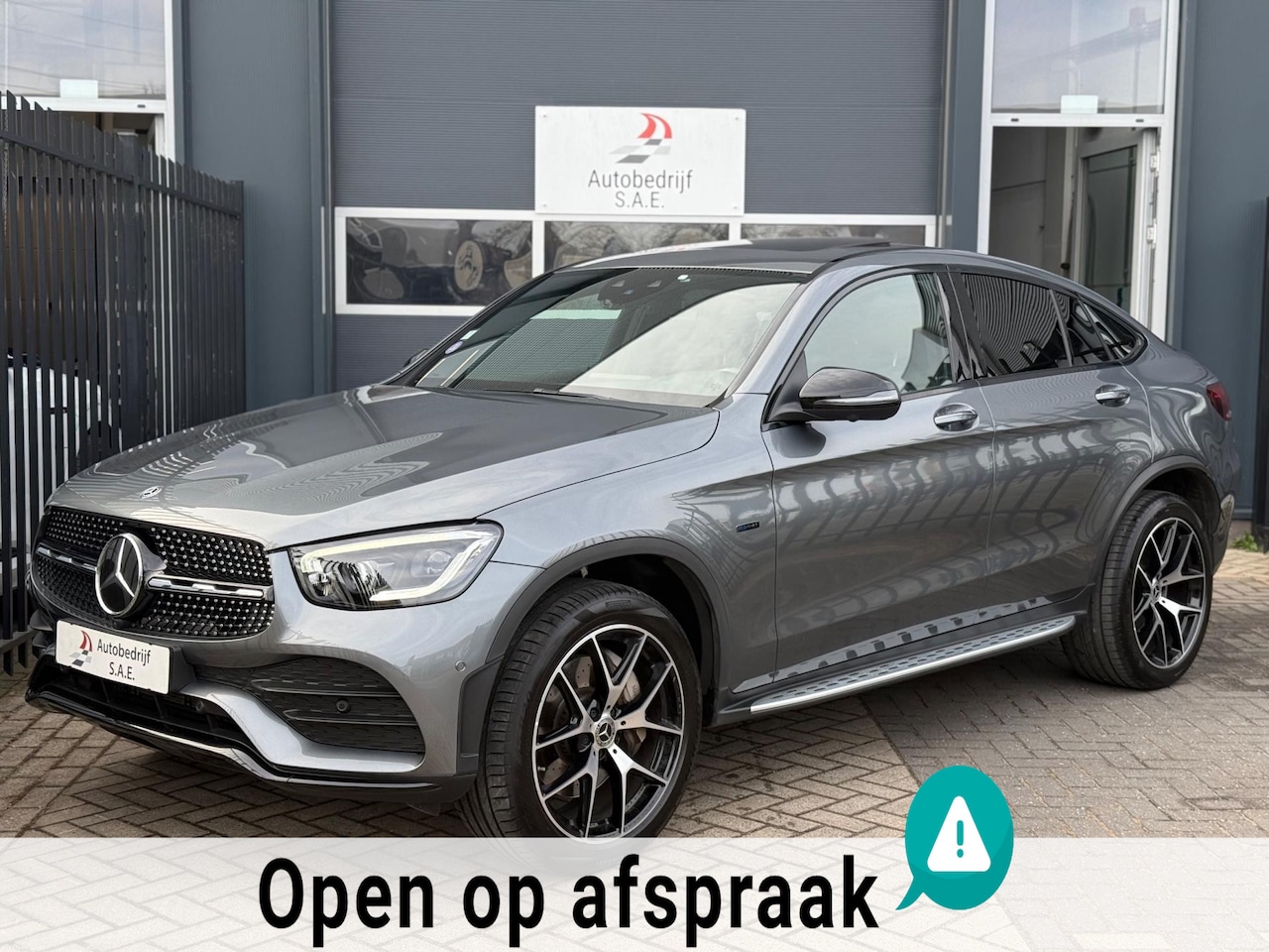 Mercedes-Benz GLC-klasse Coupé - 300e AMG 4MATIC PANO 360 BURMESTER SFEER - AutoWereld.nl