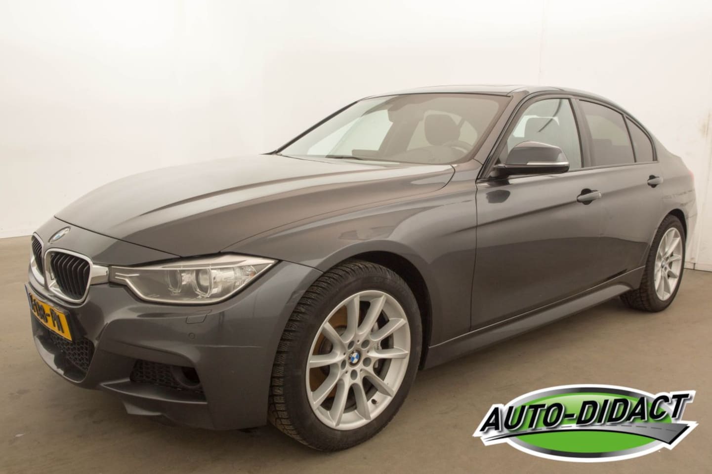 BMW 3-serie - 335d xDrive Motor slaat niet aan High executive - AutoWereld.nl