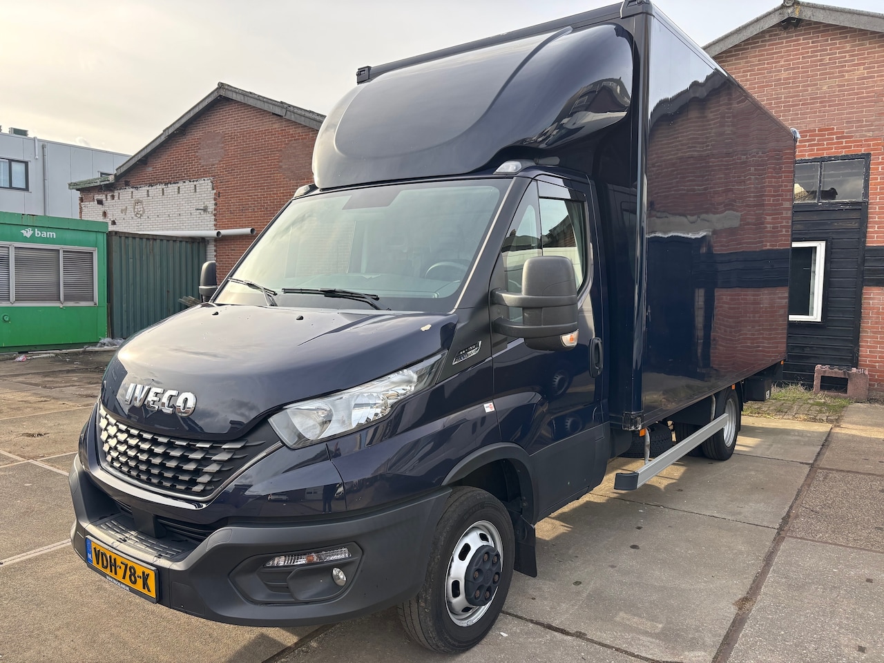 Iveco Daily - 35C16V 2.3 410 H2 Bakwagen met laadklep Meubelbak - AutoWereld.nl