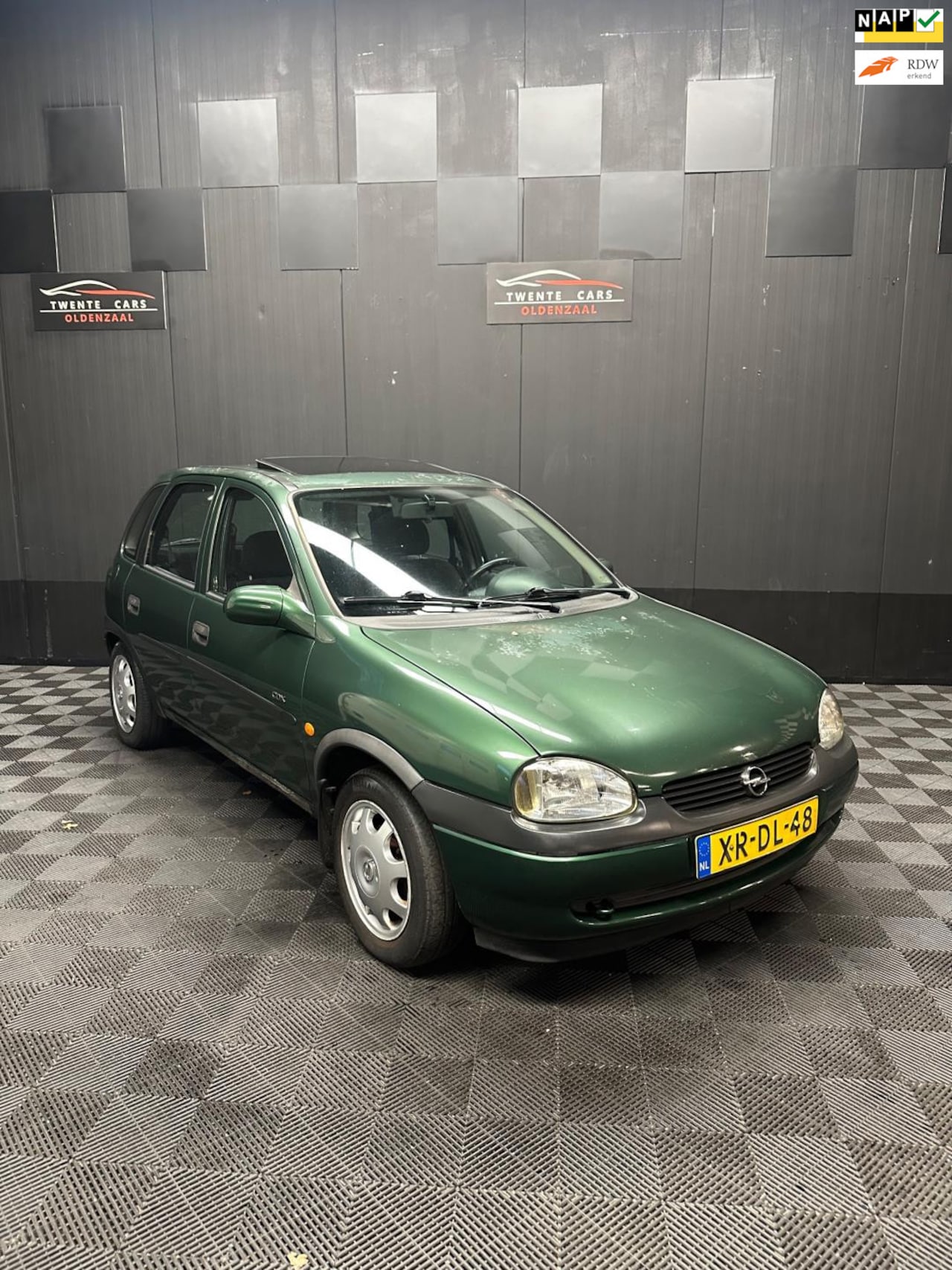 Opel Corsa - 1.2i-16V CDX | Pano | Nieuwe APK | - AutoWereld.nl