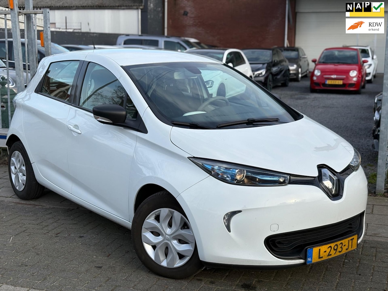 Renault Zoe - R90 Entry 41 kWh (ex Accu) | Nette staat | Airco | Cruise control | - AutoWereld.nl