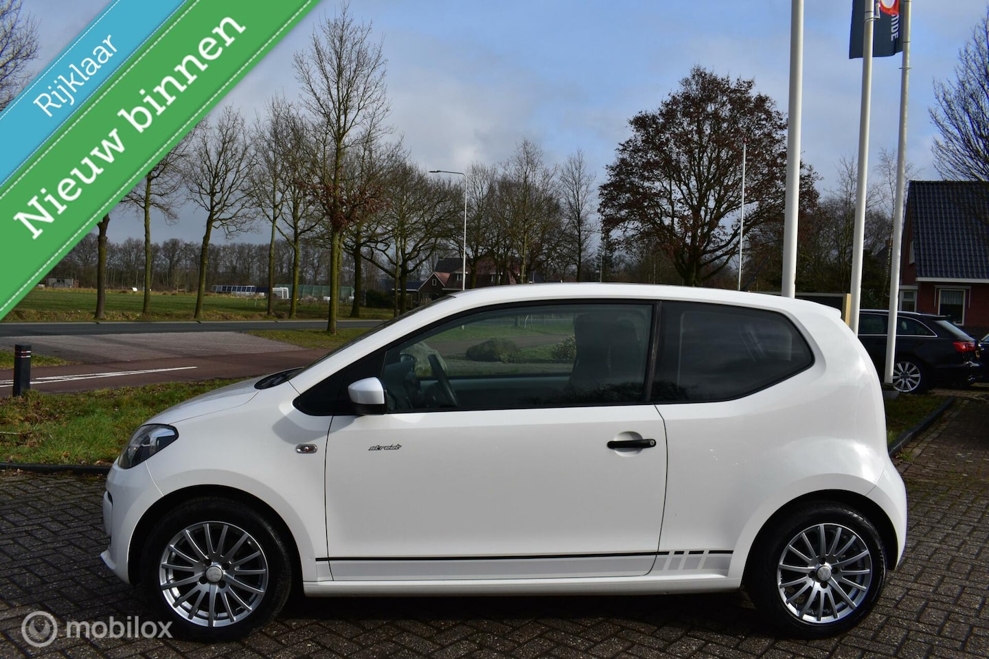 Volkswagen Up! - 1.0 take up! BM 2015|3DRS,|Sport|LM wielen! - AutoWereld.nl