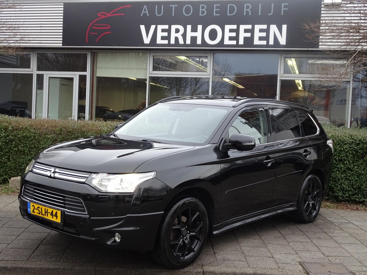 Mitsubishi Outlander Sport - 2.0 PHEV Instyle - SPORT PAKKET - PANORAMADAK - NAP KM STAND - LEDER - PARKEERCAMERA - AutoWereld.nl