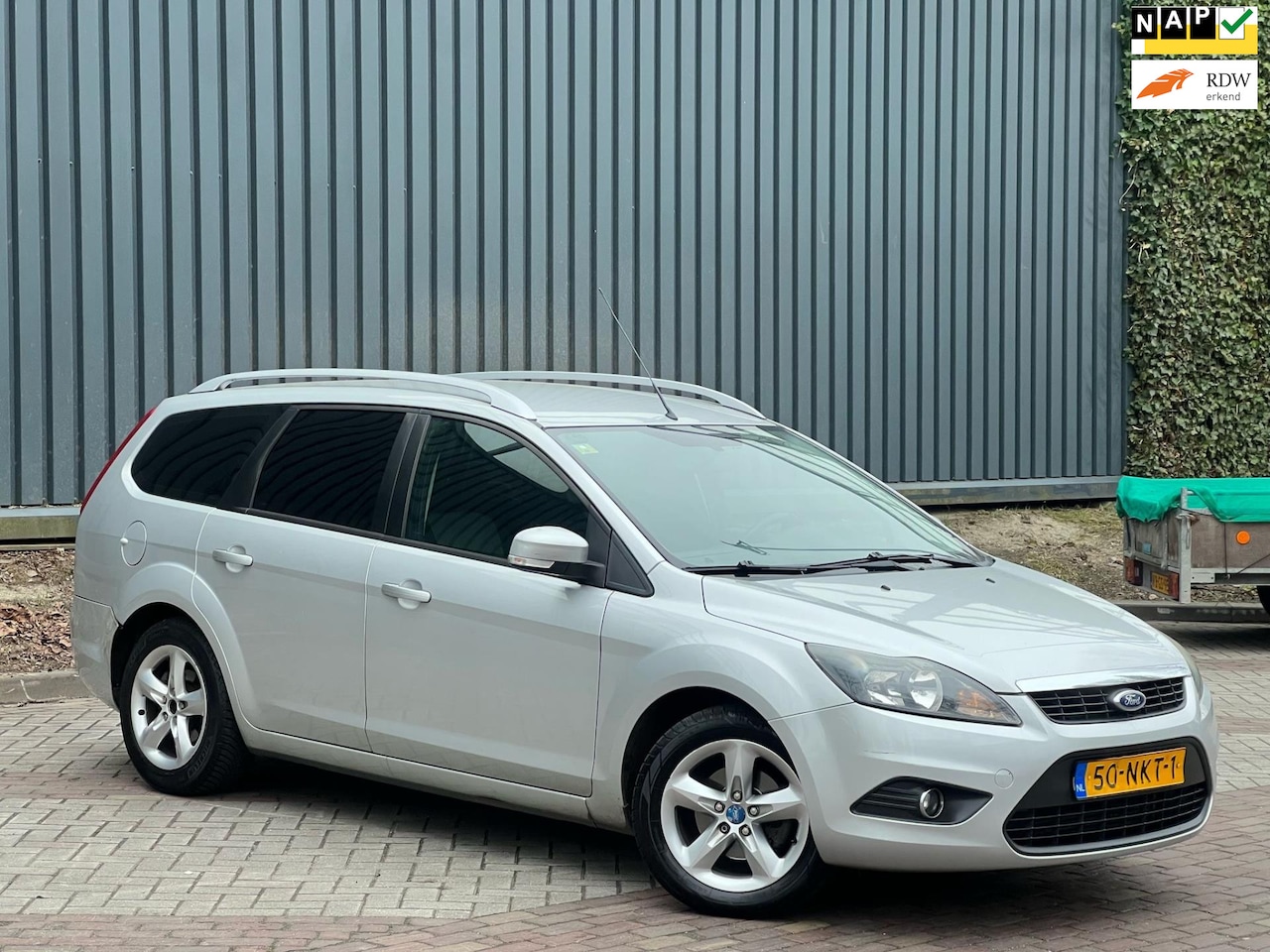 Ford Focus Wagon - 1.6 TDCi Comfort Cruise/Airco/Lmv/Trekhaak/Nap/Boekjes - AutoWereld.nl