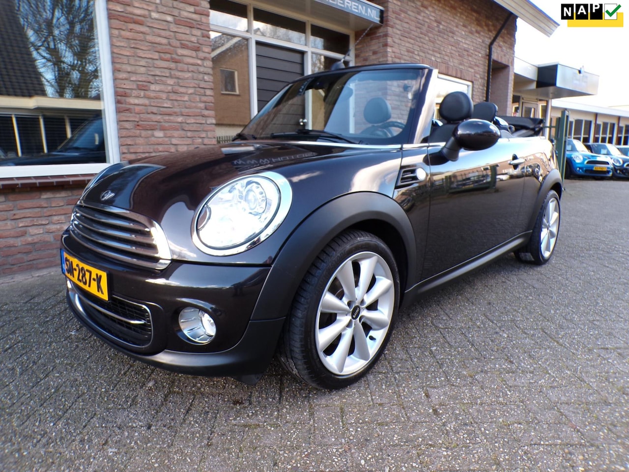 MINI Cabrio - Mini 1.6 Cooper Chili Leder / Navi / Stoelverwarming / Dealeronderhouden - AutoWereld.nl