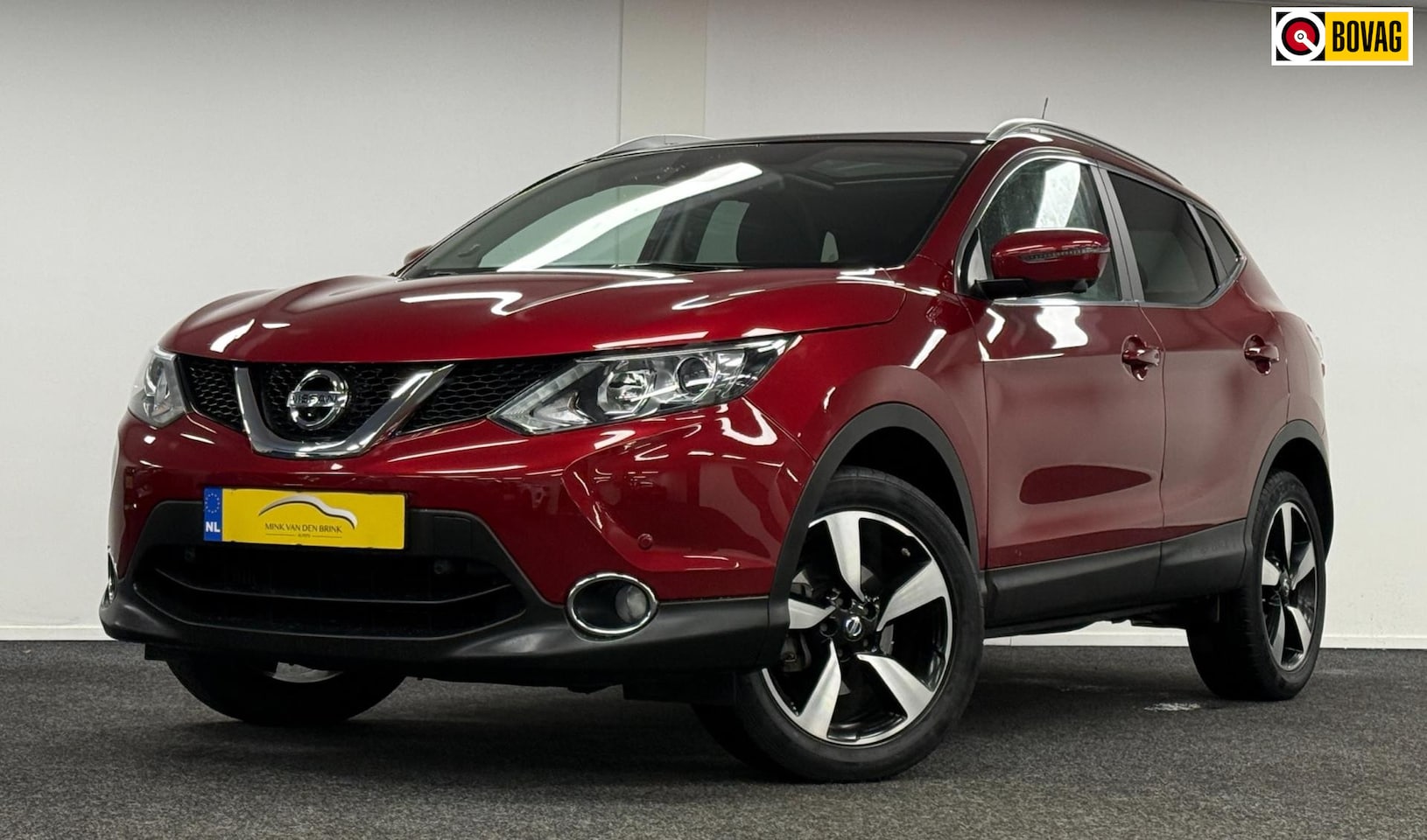 Nissan Qashqai - 1.6 N-Connecta*160PK*DealerOh*Panodak*Trekhaak*Navi*Camera - AutoWereld.nl