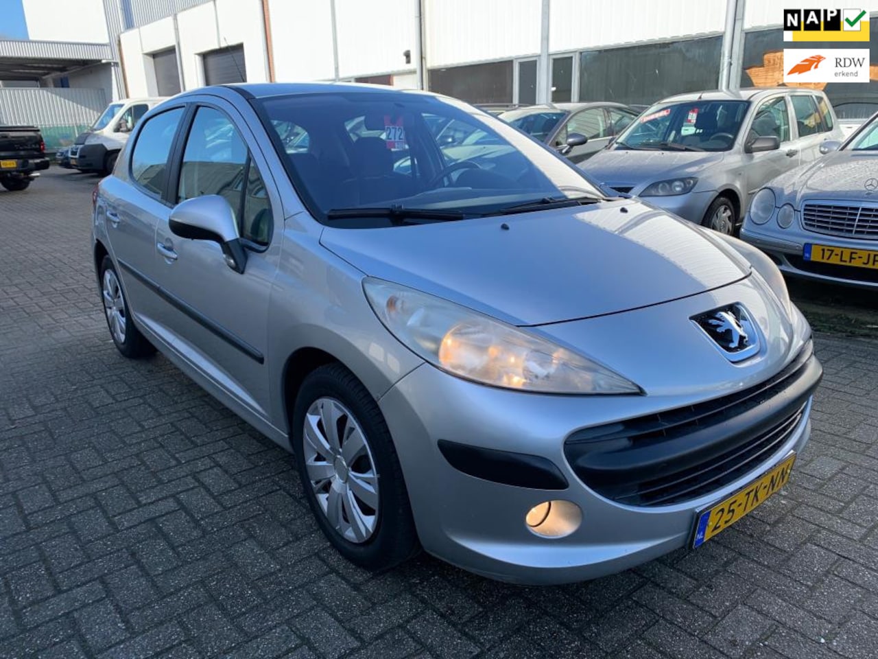 Peugeot 207 - 1.6-16V 5 Drs Airco Elektr pakket Rijdt en schakelt perfect Bj 2006 - AutoWereld.nl