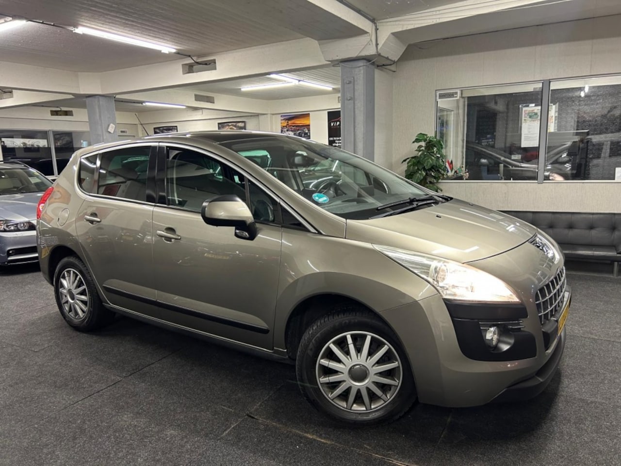 Peugeot 3008 - 1.6 VTi ST*Pano*Navi*Velgen*NAP* - AutoWereld.nl