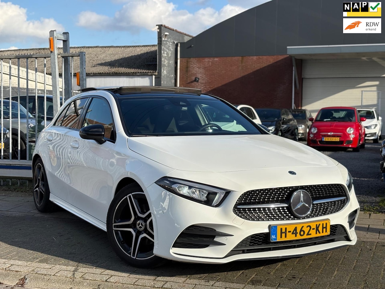 Mercedes-Benz A-klasse - 180 AMG Line | Panoramadak | 18” LMV | - AutoWereld.nl