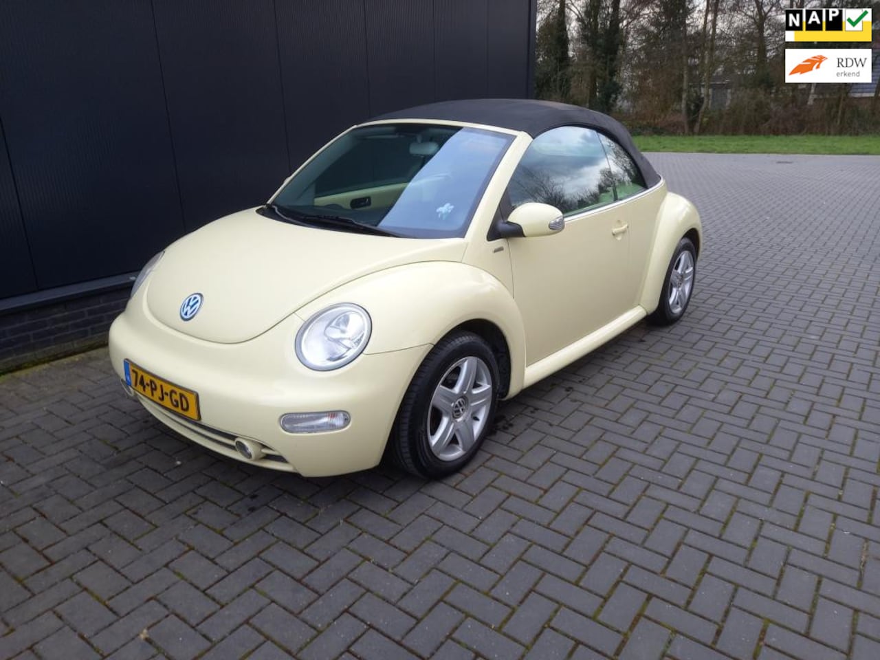 Volkswagen New Beetle Cabriolet - 1.4 / 65790 k.m. / electrisch dak - AutoWereld.nl