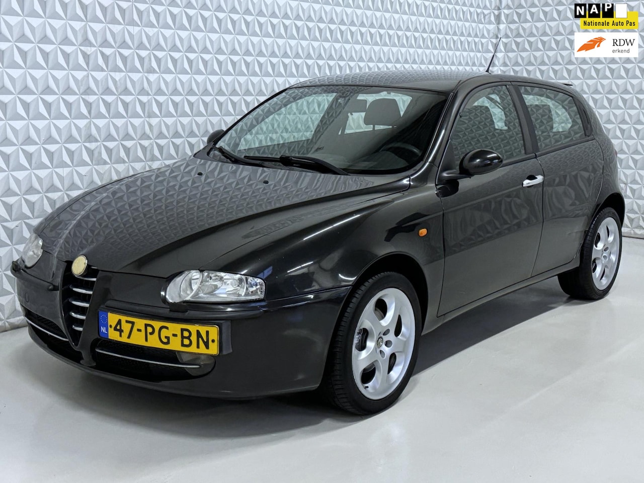 Alfa Romeo 147 - 1.6 T.Spark Impression 5-deurs / 236000km (2004) - AutoWereld.nl