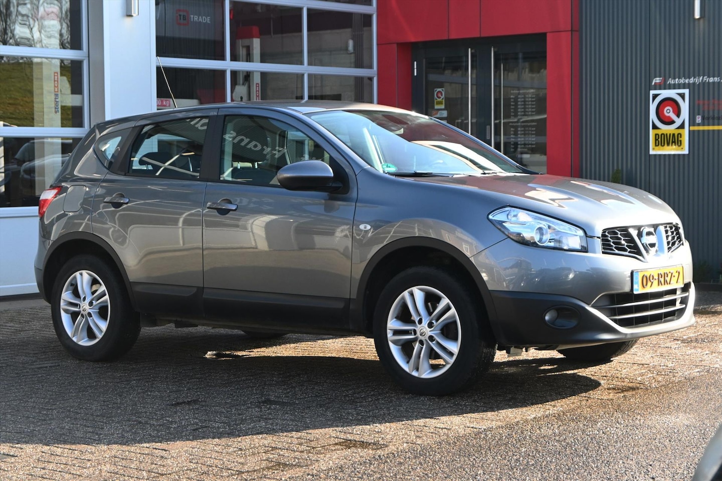 Nissan Qashqai - 1.6 117pk | Cruise Control | Climate Control | Trekhaak | PDC | LM-V - AutoWereld.nl