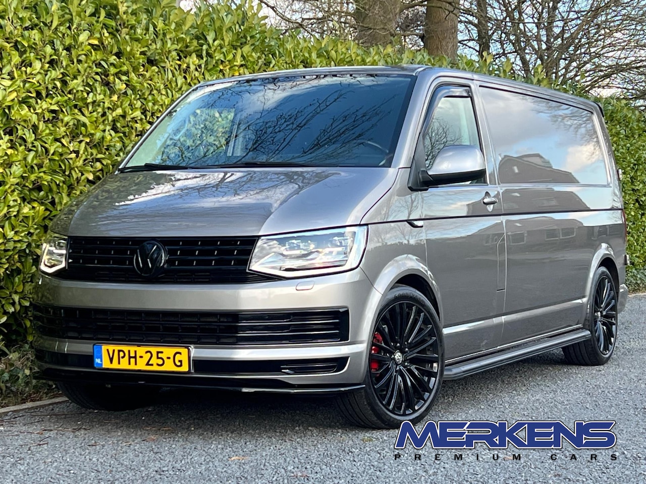 Volkswagen Transporter - 2.0 TDI DSG 150PK L2H1 Lang 20inch LED Leder Alcantara - AutoWereld.nl