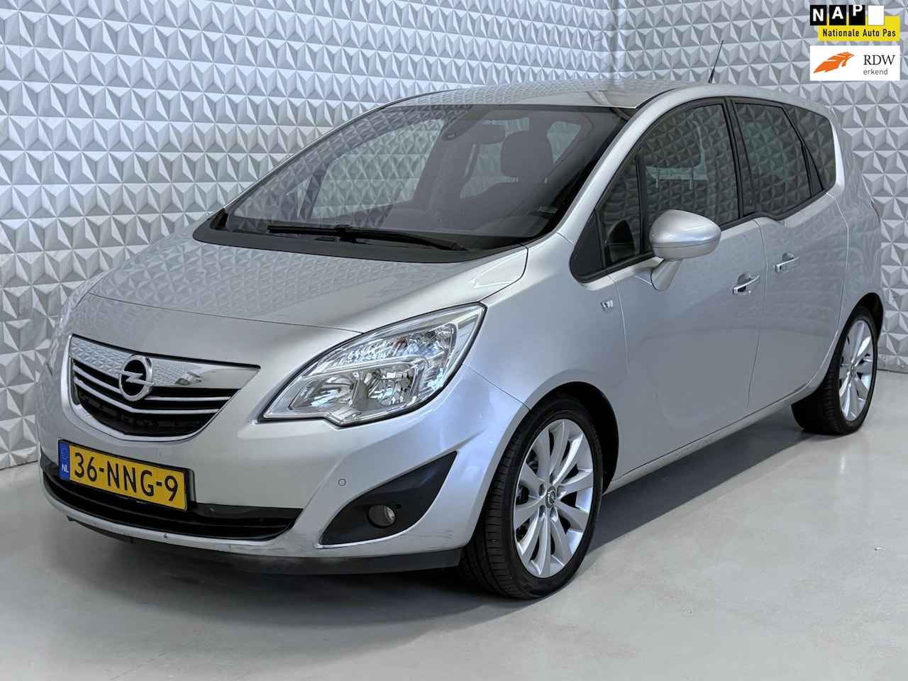 Opel Meriva - 1.7 CDTi Cosmo AUTOMAAT *EX BPM* 193000km (2010) - AutoWereld.nl