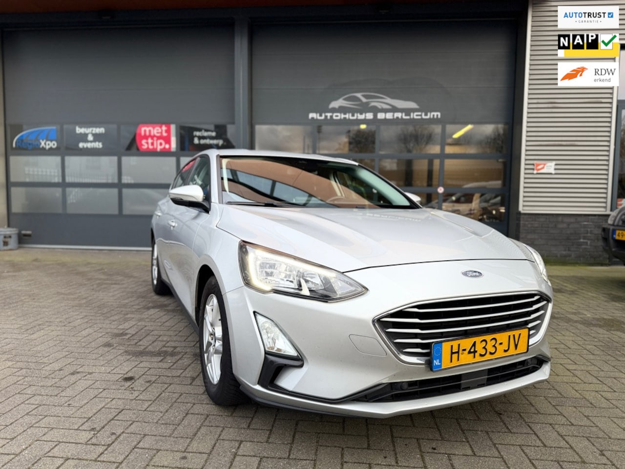 Ford Focus - 1.0 EcoBoost|6 mnd Garantie |CARPLAY|NIEUWE APK|NAP|NAVI|AIRCO|PDC|LM VELGEN - AutoWereld.nl