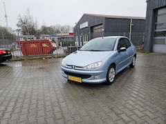 Peugeot 206 - 1.4 Air-line 2 5 Deurs Goed rijdende en nette auto, Airco, Electr pakket, Apk 25-09-2025