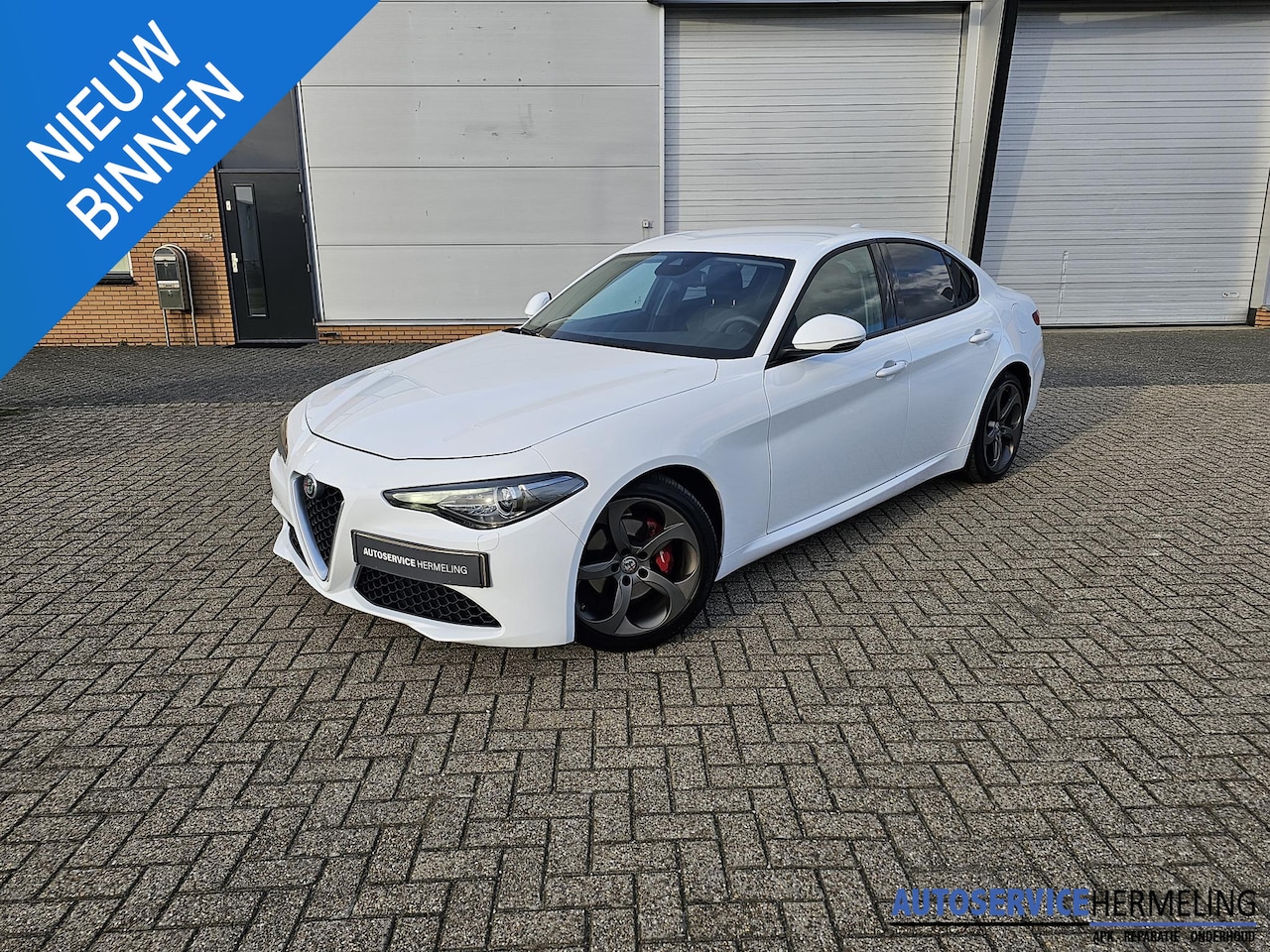 Alfa Romeo Giulia - 2.2 Eco Business NL-auto NAP Leer Xenon Trekhaak Navi - AutoWereld.nl