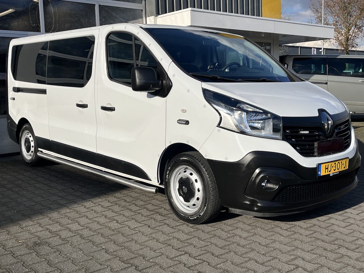 Renault Trafic Passenger - 6-persoons 1.6 dCi L2 Grand Authentique Energy BTW/BPM-vrij Lengte 2 Cruise control Airco - AutoWereld.nl