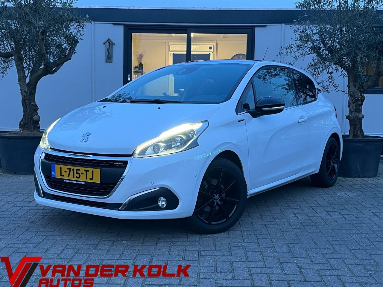 Peugeot 208 - 1.2 PureTech GT-line Nieuwe D-Riem Navi Camera LED Climate Cruise - AutoWereld.nl