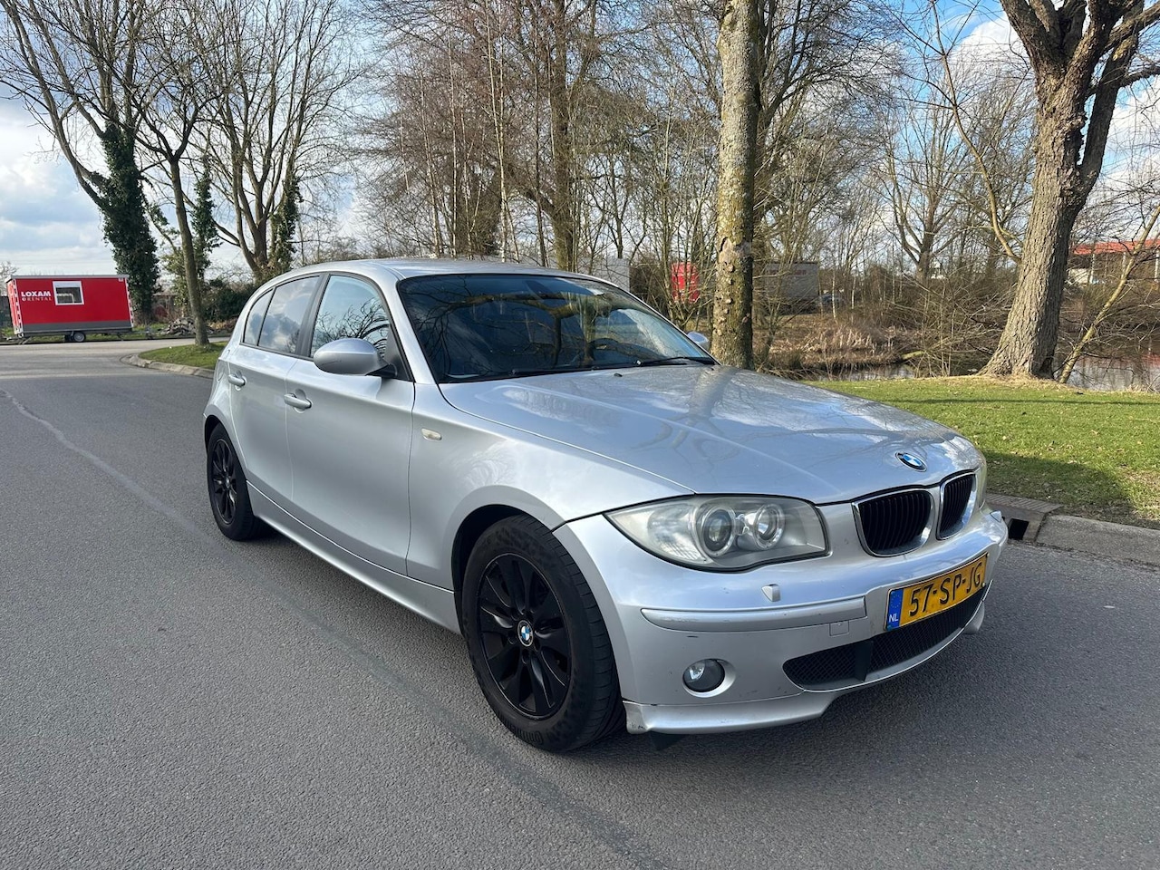 BMW 1-serie - 118i High Executive Aut.* Leer* Verbruikt olie - AutoWereld.nl