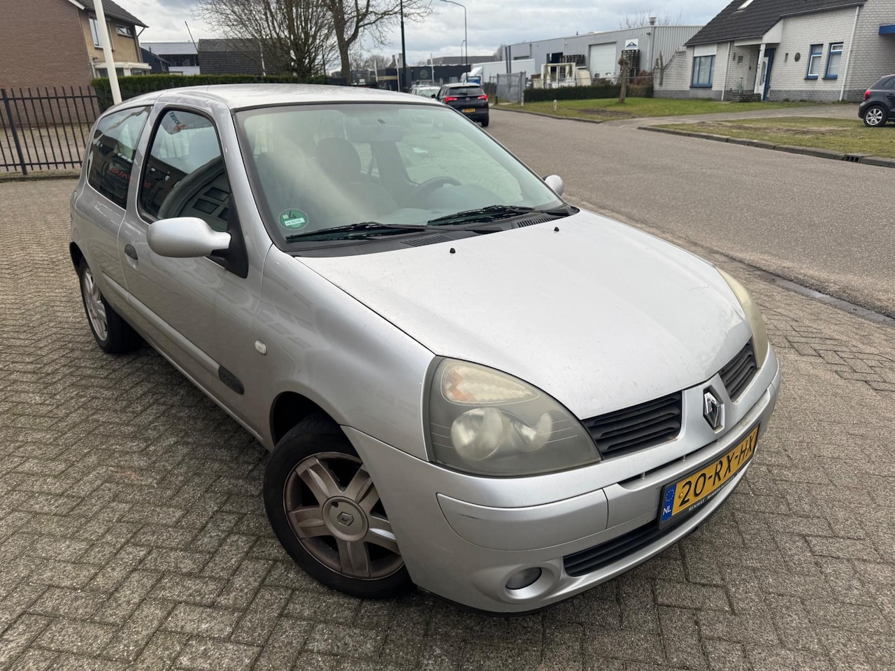 Renault Clio - 1.2-16V Authentique Comfort Airco,Nieuwe APK - AutoWereld.nl