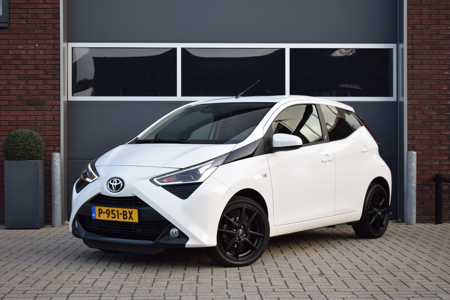 Toyota Aygo - 1.0 VVT-i Automaat | Airco | Camera | PDC - AutoWereld.nl