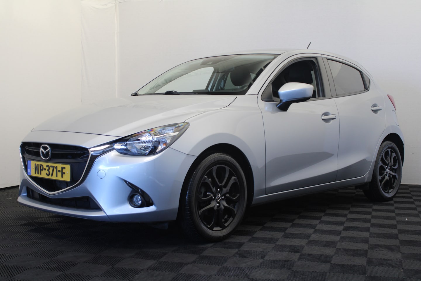 Mazda 2 - 1.5 Skyactiv-G GT-M Line |Navi|Stoelverwarming| - AutoWereld.nl