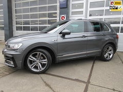 Volkswagen Tiguan - 1.5 TSI Comfortline Business / R-Line