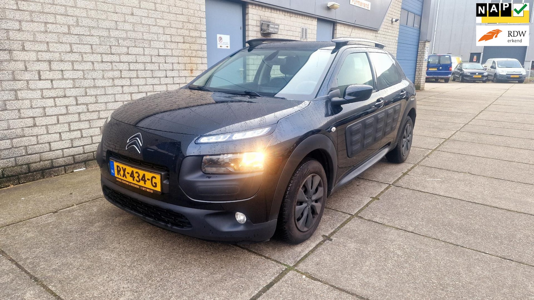 Citroën C4 Cactus - 1.6 BlueHDi Business 3e eigenaar Airco Navigatie - AutoWereld.nl