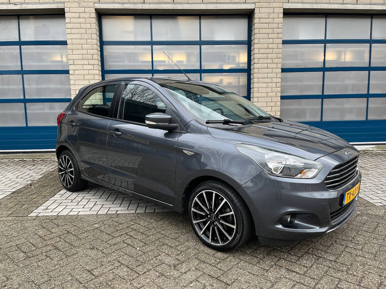 Ford Ka - 1.2 5drs - Airco - Bluetooth Lage km-stand - isofix - Lm velgen - Goed onderhouden - AutoWereld.nl