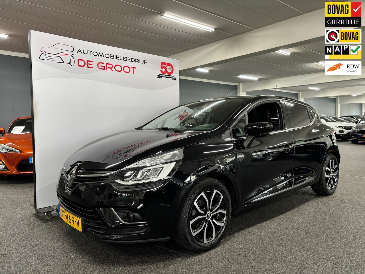 Renault Clio - 0.9 TCe Intens / NL-auto, Navi, + set winterbanden - AutoWereld.nl