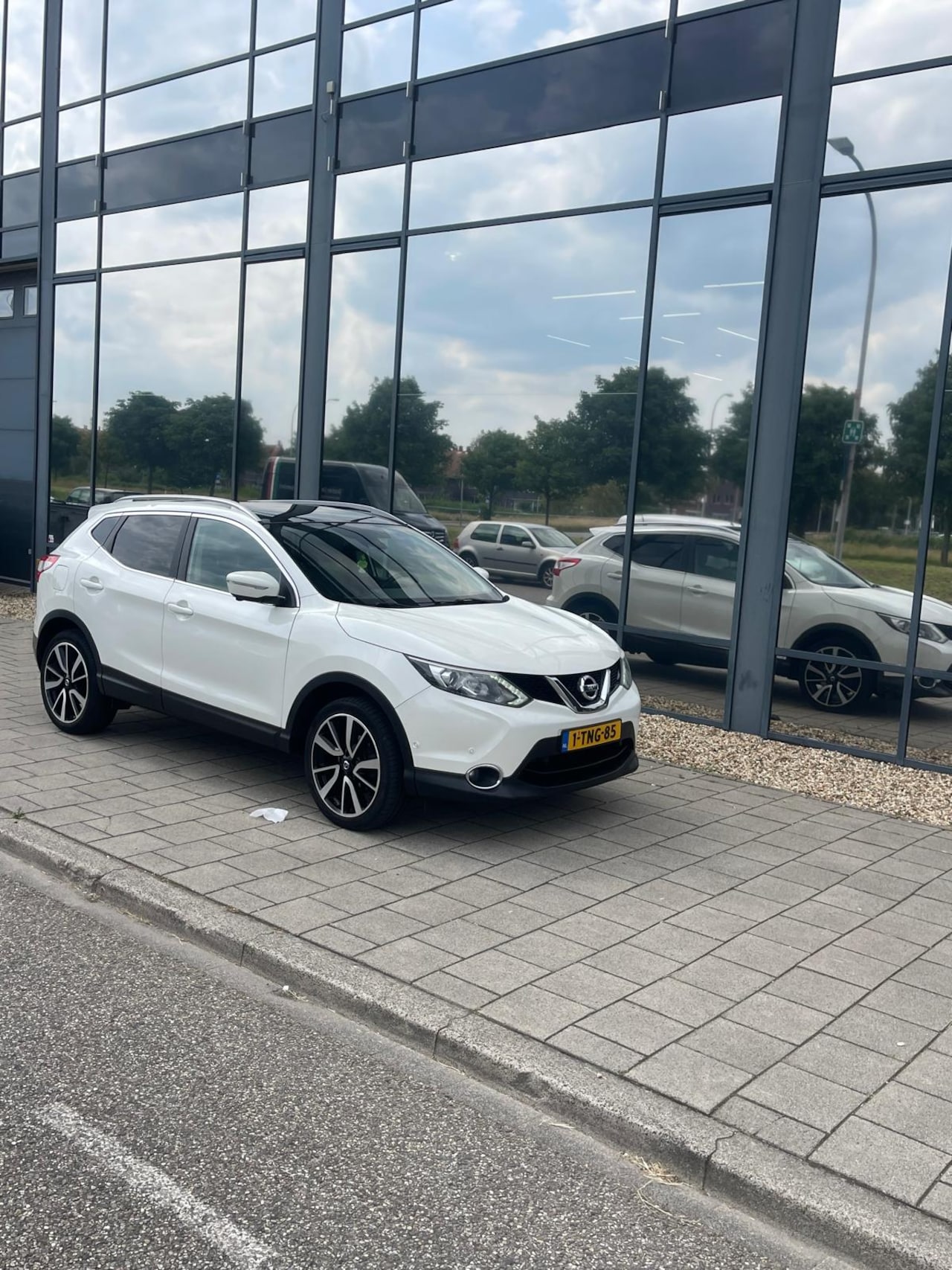 Nissan Qashqai - 1.5 dCi Tekna + Pano/Leder/ - AutoWereld.nl