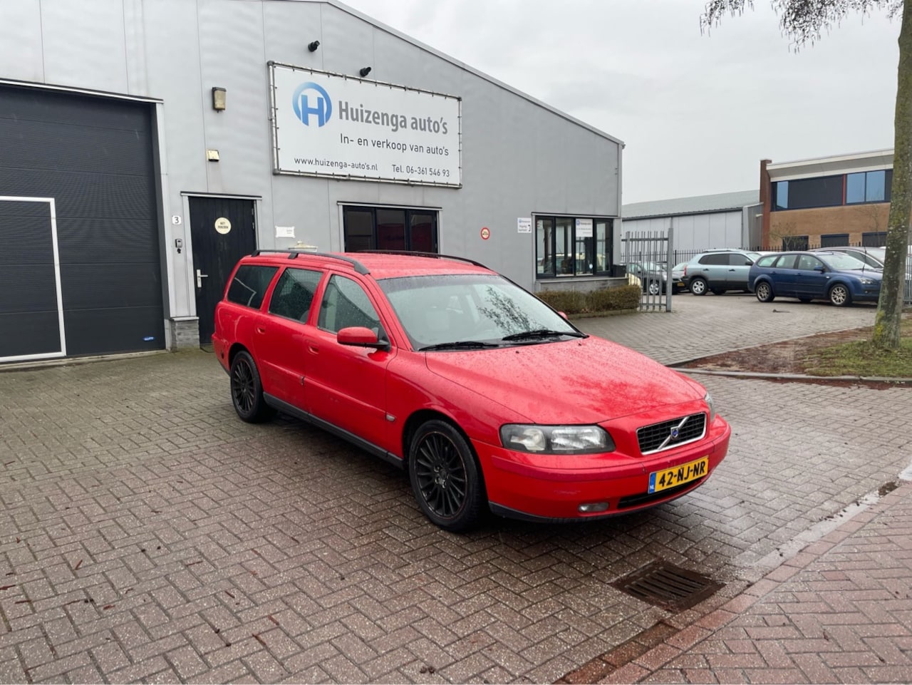 Volvo V70 - 2.4L LPG G3| Automaat| APK:13-07-2025! - AutoWereld.nl