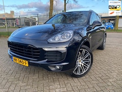 Porsche Cayenne - 3.0 S E-Hybrid 416 PK Pano 21 Inch Btw auto