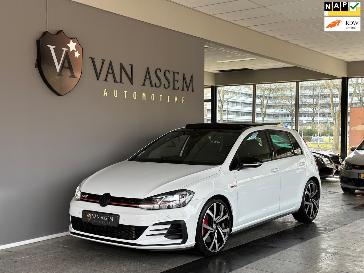 Volkswagen Golf - 2.0 TSI GTI Performance|PANO|LANE ASSIST - AutoWereld.nl