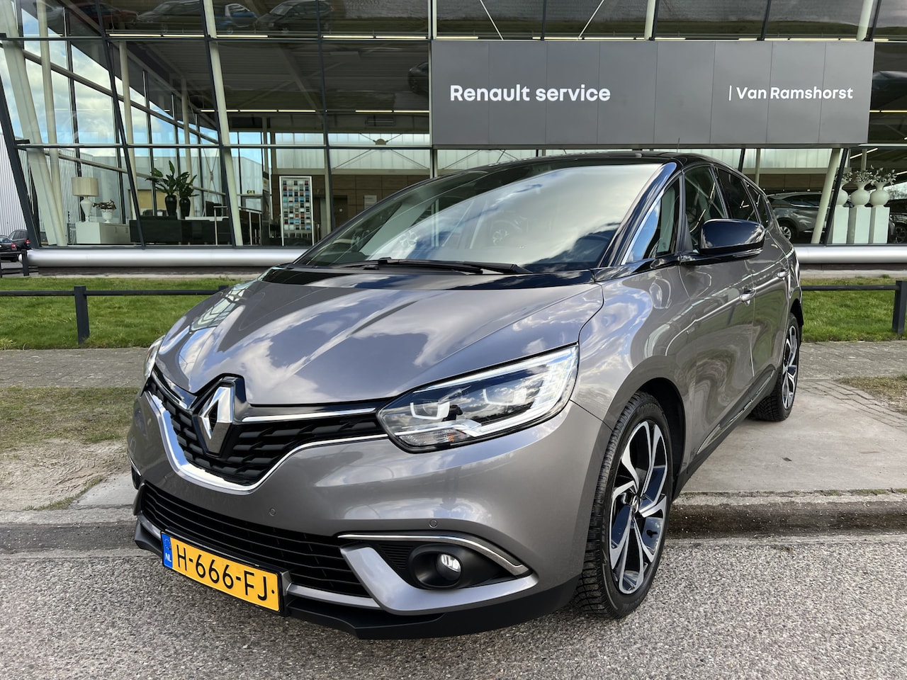 Renault Grand Scénic - 1.3 TCe 160 PK Bose / Automaat / Cruise / Climate / PDC V+A / Applecarplay - Androidauto / - AutoWereld.nl