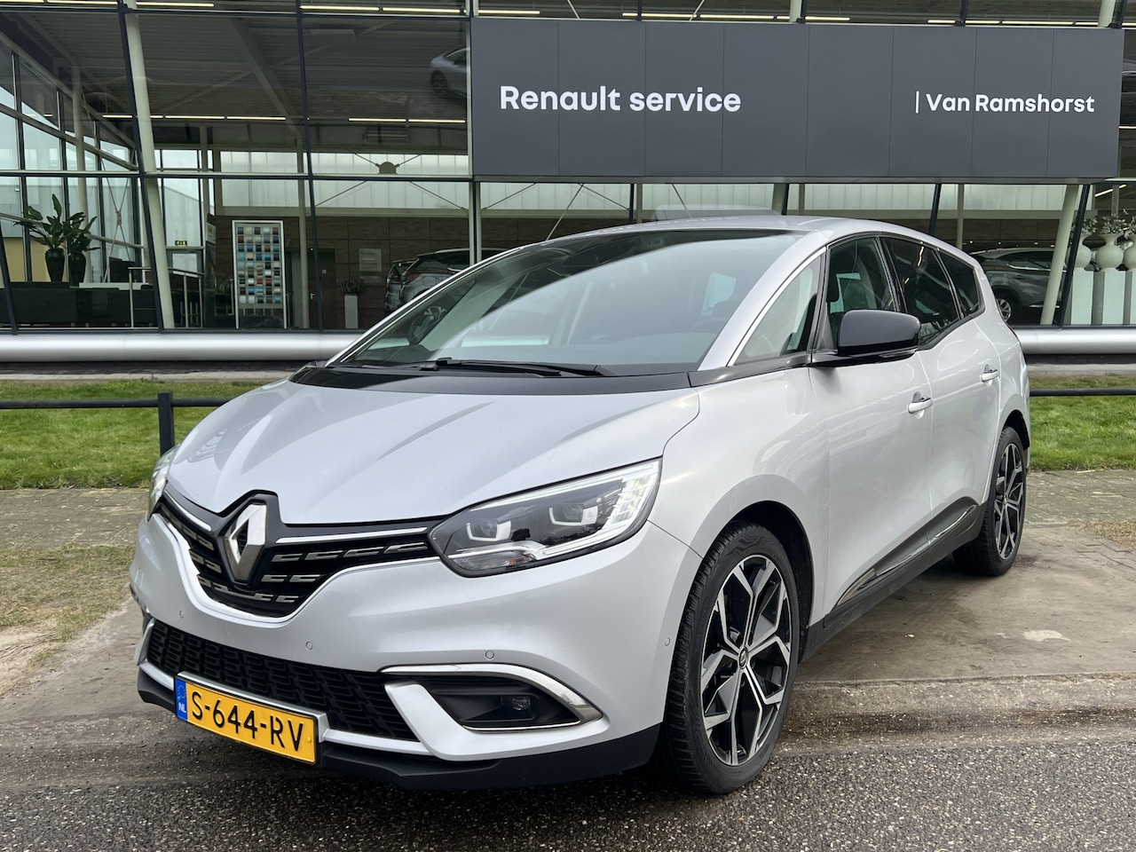 Renault Grand Scénic - 1.3 TCe 140 PK Techno 7 persoons / Dealer onderhouden / Climate / Camera / Cruise / Applec - AutoWereld.nl