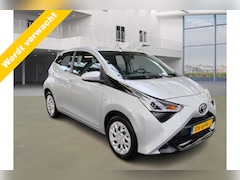 Toyota Aygo - 1.0 VVT-i x-play, Camera Apk 11-2025 VERWACHT