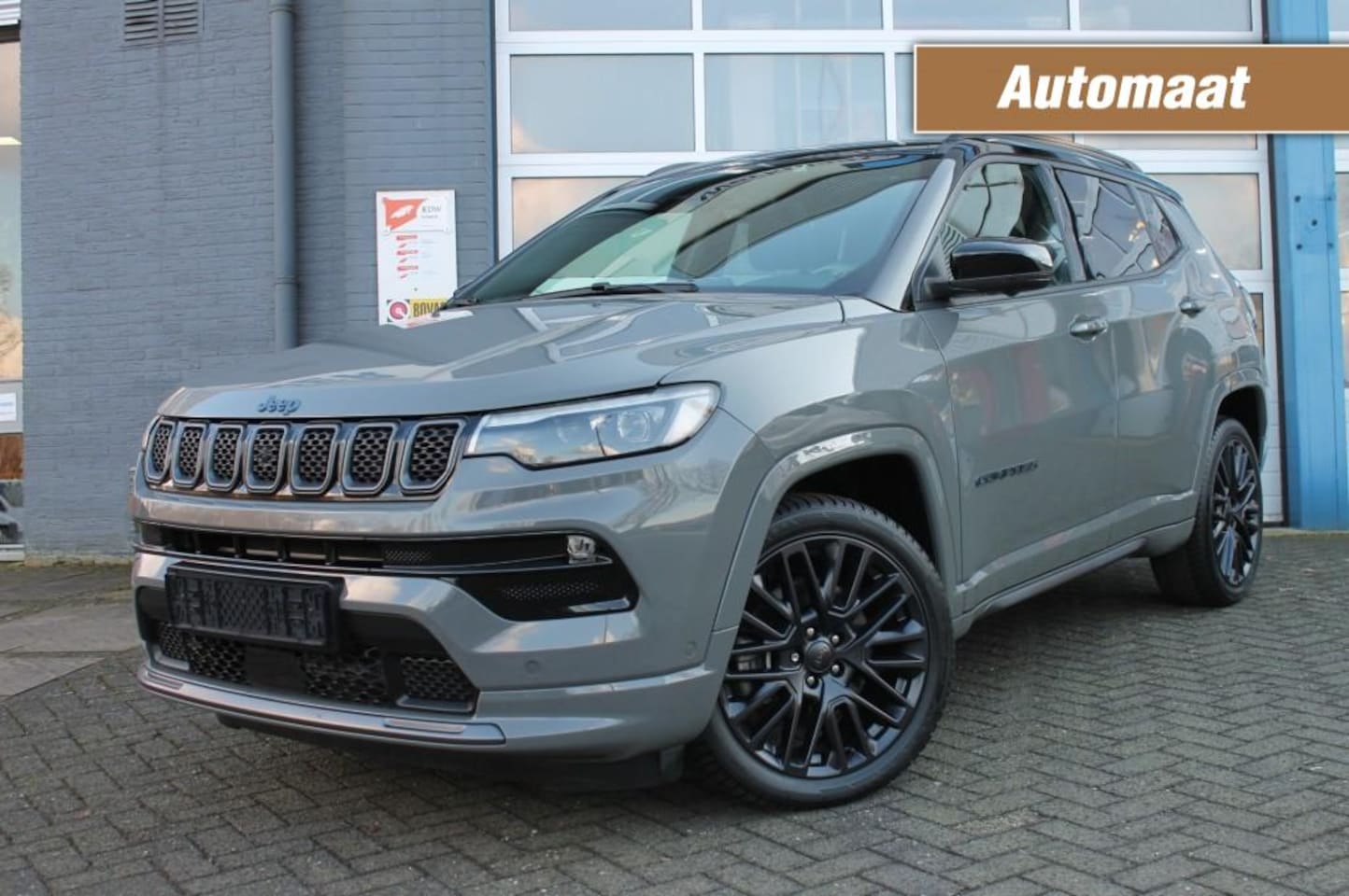 Jeep Compass - 4XE 240 Plug-in Hybrid Electric  Panonrama dak / Vol leer / - AutoWereld.nl