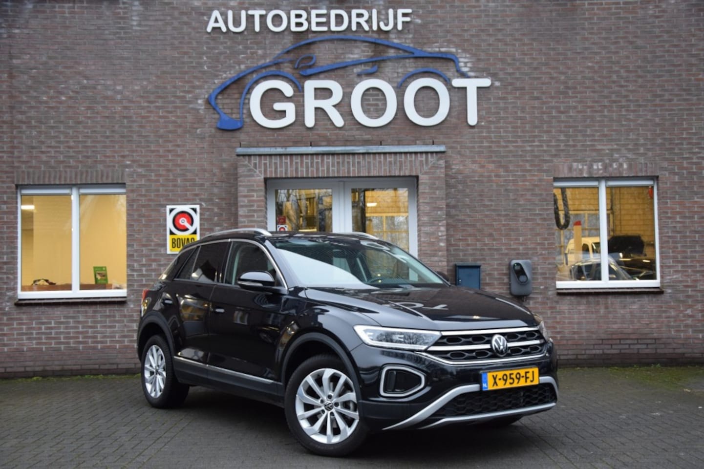 Volkswagen T-Roc - 1.5 TSI 150pk AUTOMAAT/TREKHAAK/CAMERA/VIRUAL.DASH - AutoWereld.nl