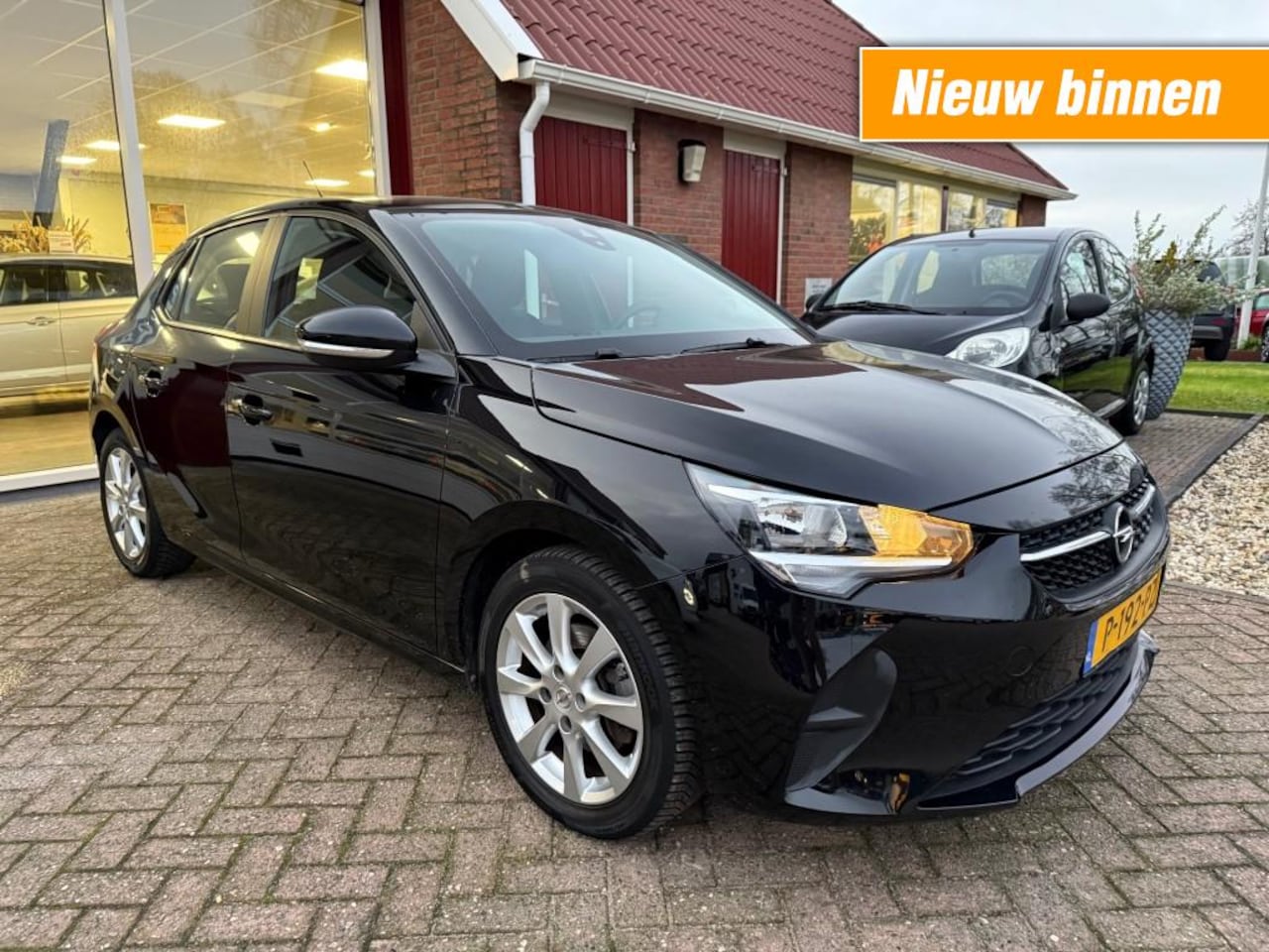 Opel Corsa - 1.2 EDITION 100 PK 5-DRS SLECHTS 35.630 KM! NAVIGATIE/PDC/CAMERA - AutoWereld.nl