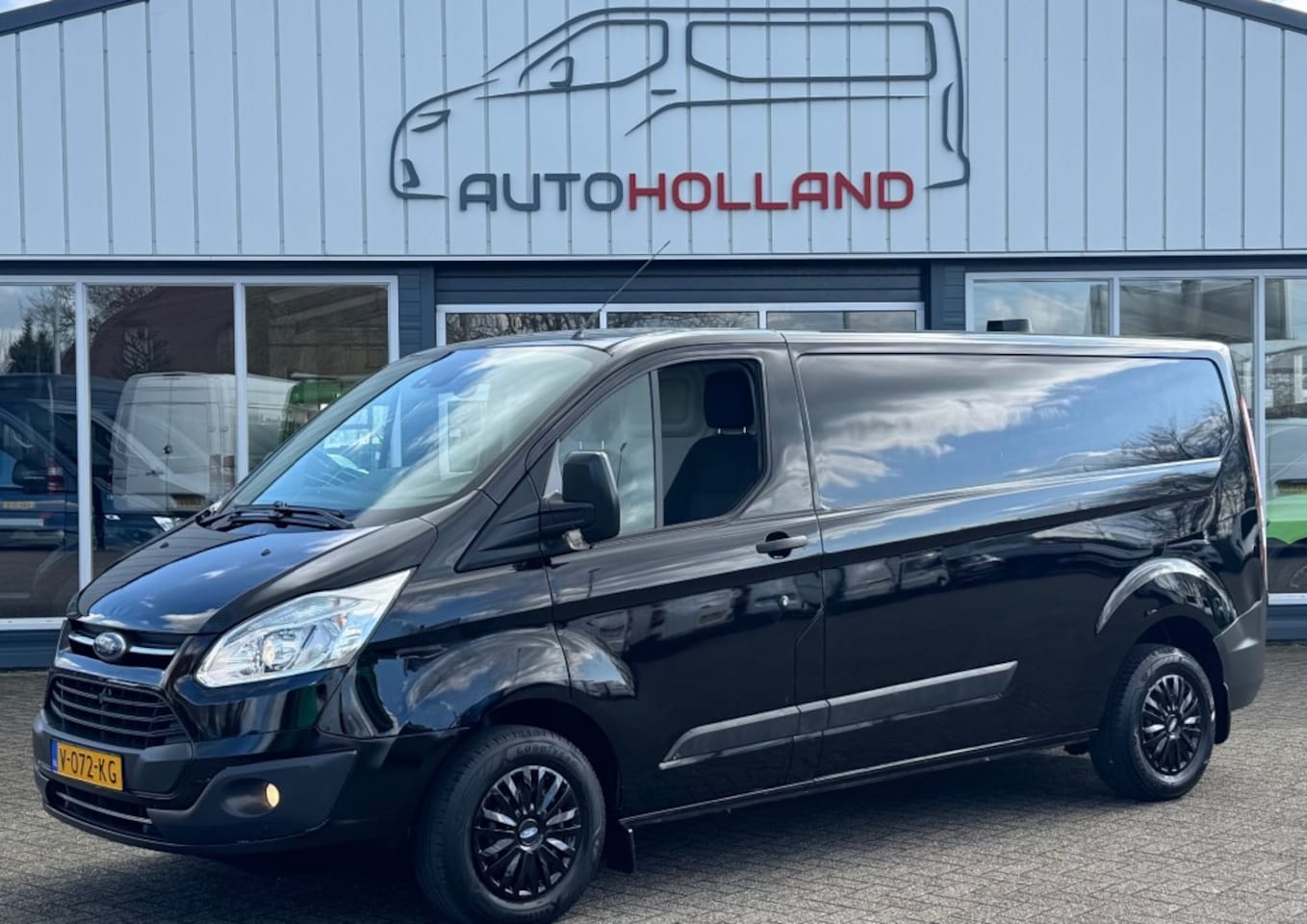 Ford Transit Custom - 2.0 TDCI 77KW 105PK L2H1 EURO 6 AIRCO/ NAVIGATIE/ CRUISE CONTROL - AutoWereld.nl