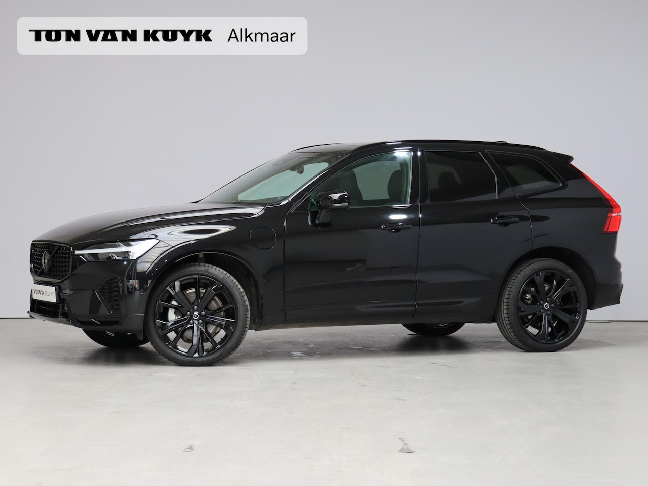 Volvo XC60 - 2.0 T8 Plug-in hybrid AWD Plus Black Edition / Pano. dak / 360 camera / Elek. stoelen / St - AutoWereld.nl